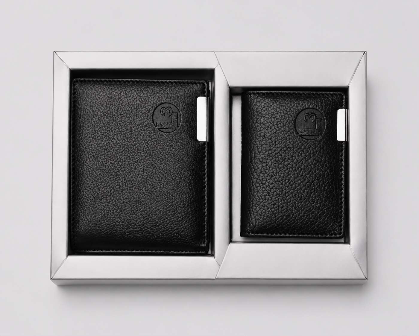 Blind Debossed Logo Leather Bifold Wallet Packaging